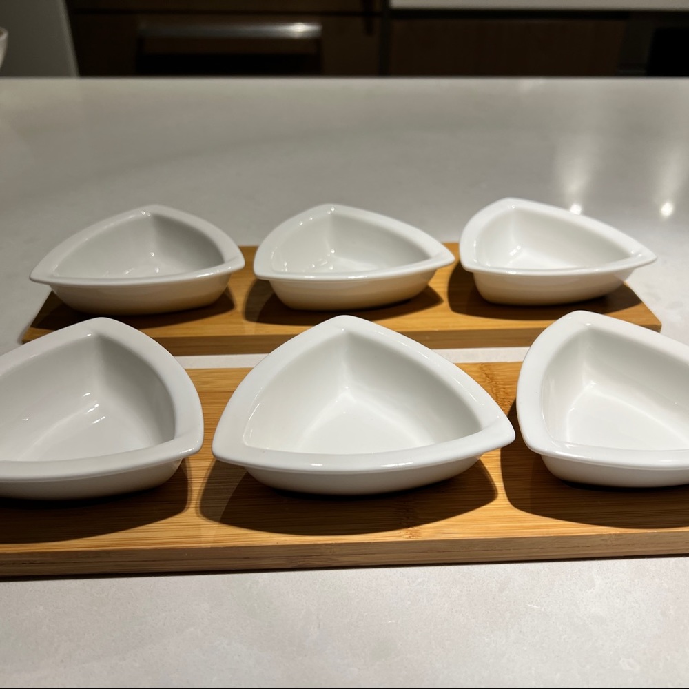 Simple Dining 2 Sets of Modern Triangular Dishes for Entertaining w/Bamboo Trays